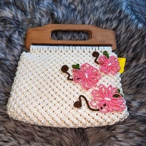 Handheld embroidered purse